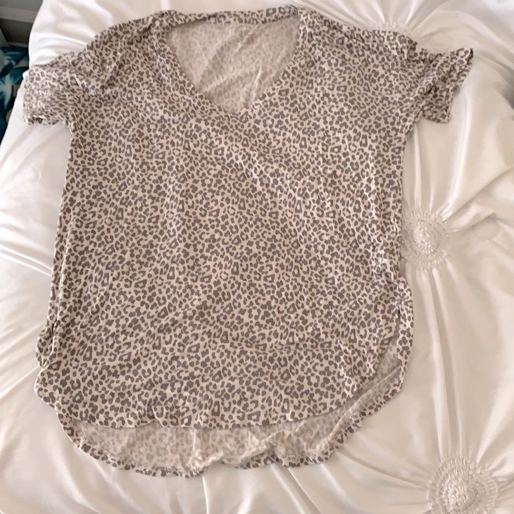 AMERICAN EAGLE Soft and Sexy Cheetah print shirt